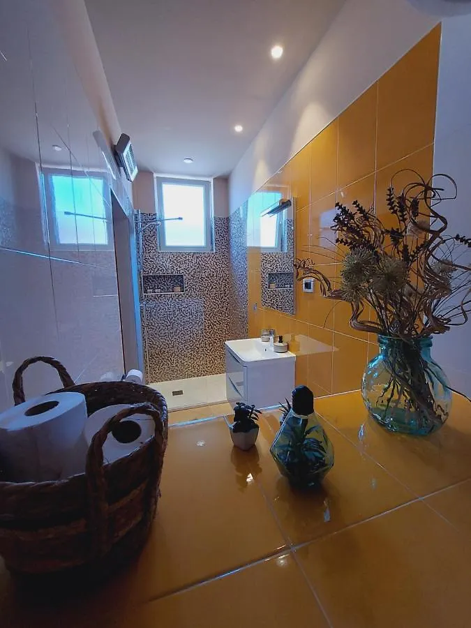 Room And Apartments Antea Rovinj Guest house